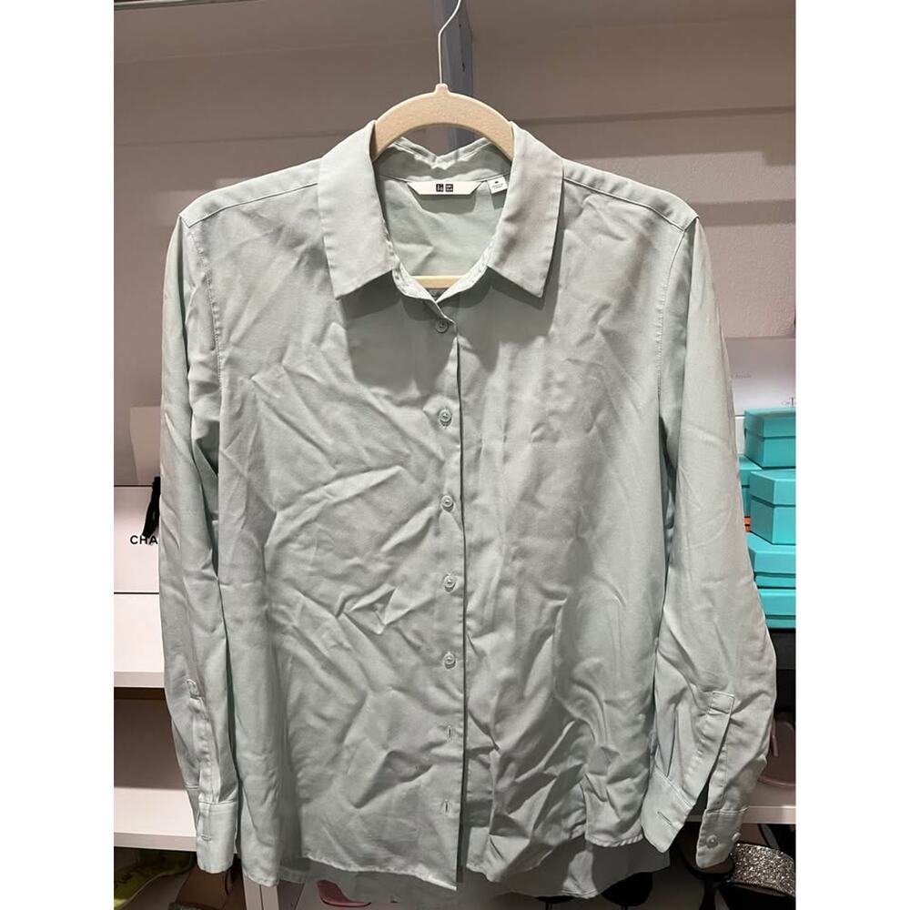 Uniqlo light Green shirt in small